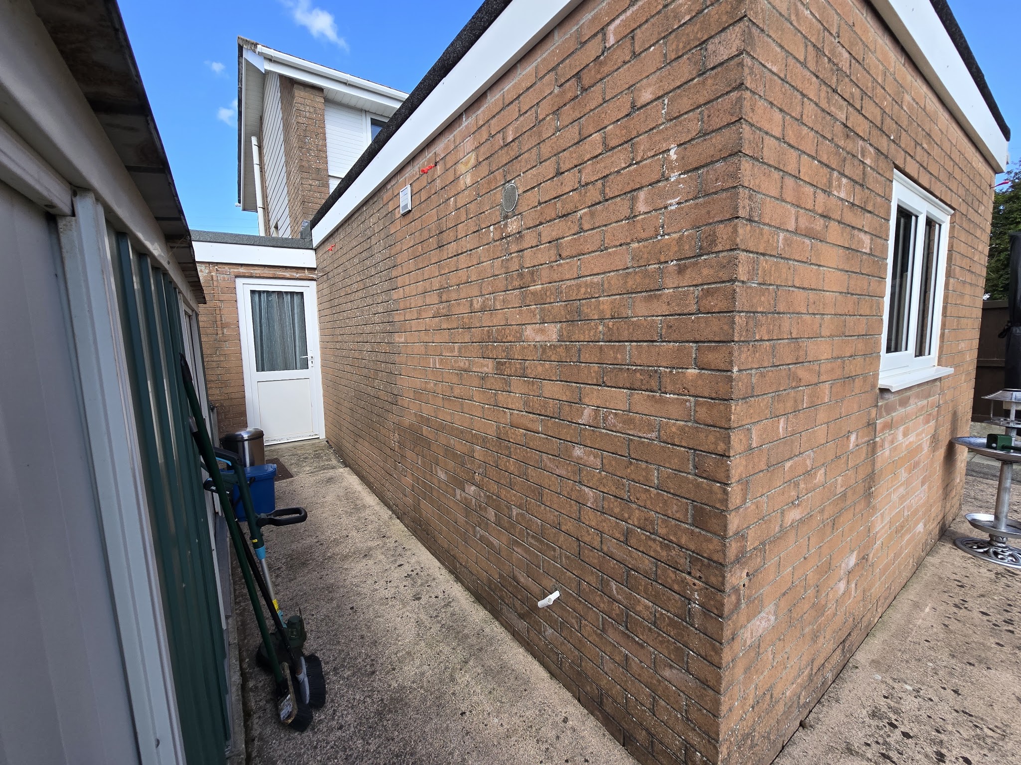 Brick corner of the extension before rendering